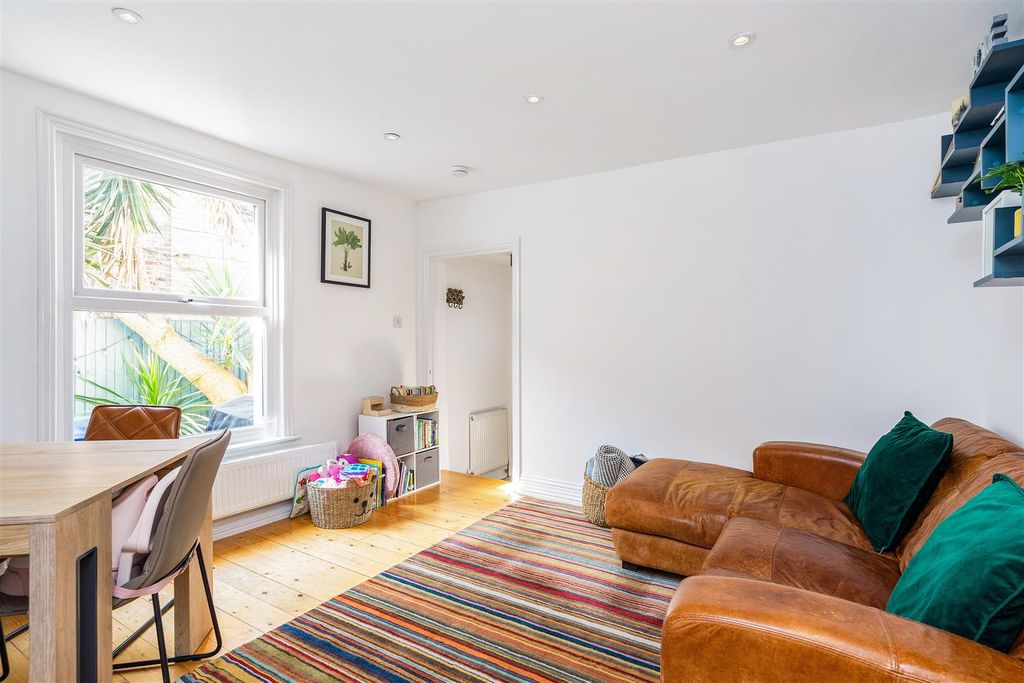 Property photo 3 of 18