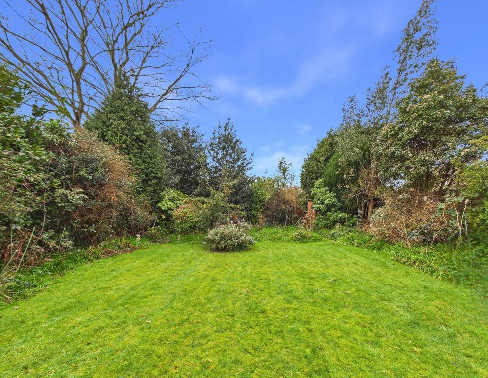 Property photo 2 of 25