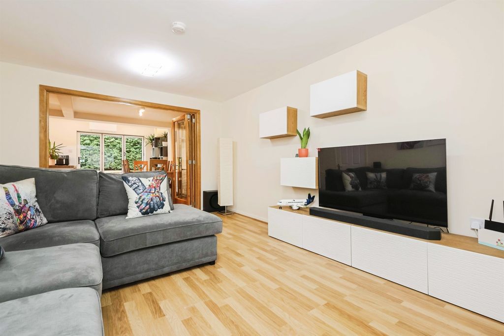 Property photo 3 of 19