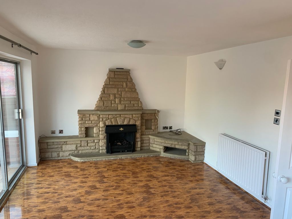 Property photo 2 of 34