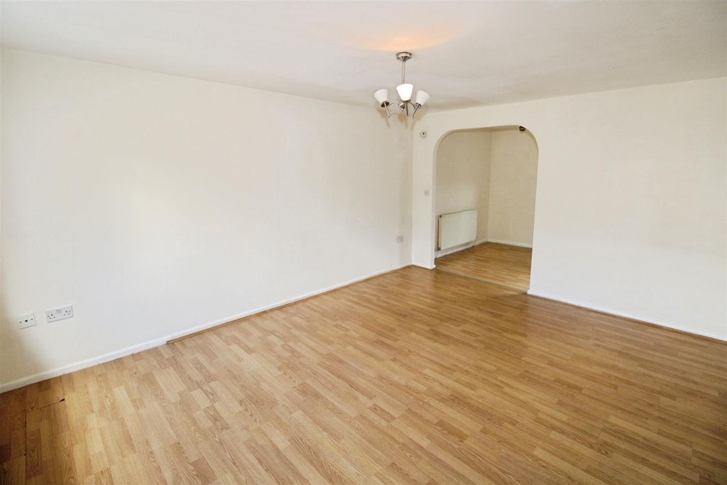 Property photo 3 of 15 Living Room
