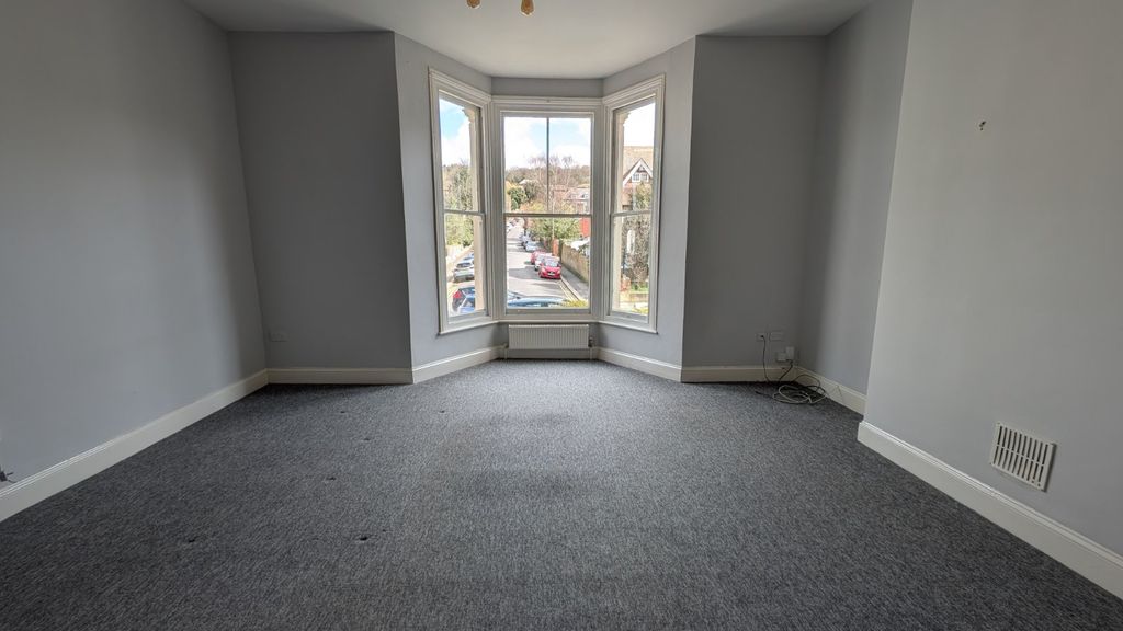 Property photo 3 of 8 Picture 3