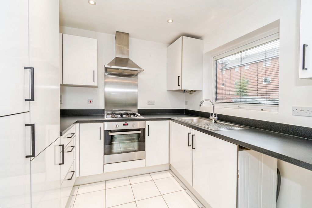 Property photo 2 of 9 Photo