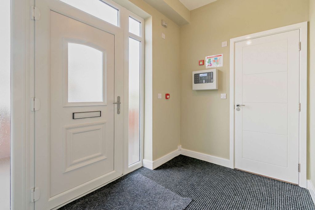 Property photo 2 of 24 Entrance