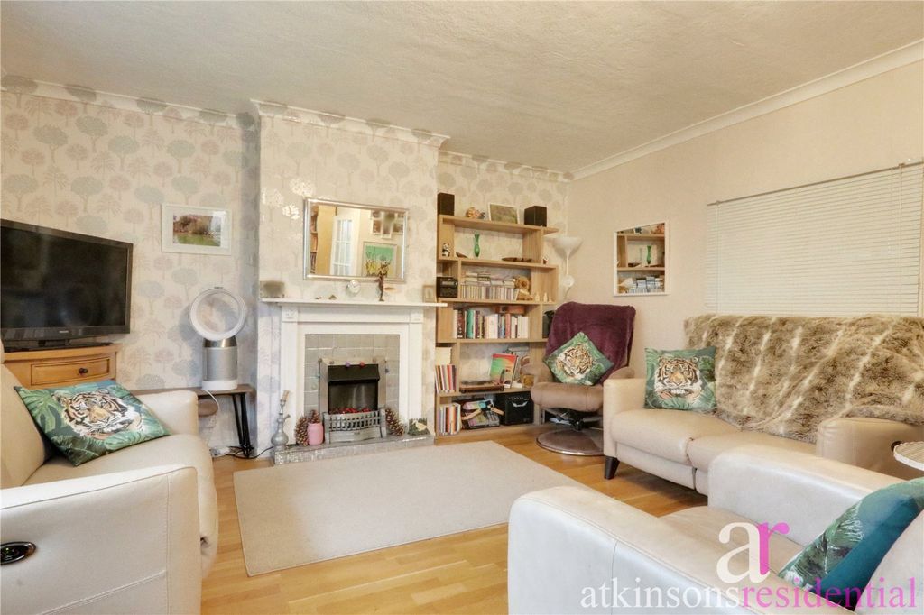 Property photo 2 of 27 Picture No. 35