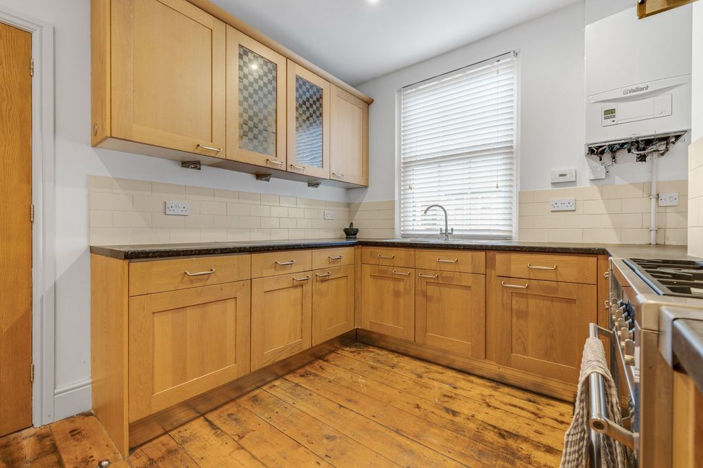 Property photo 3 of 24