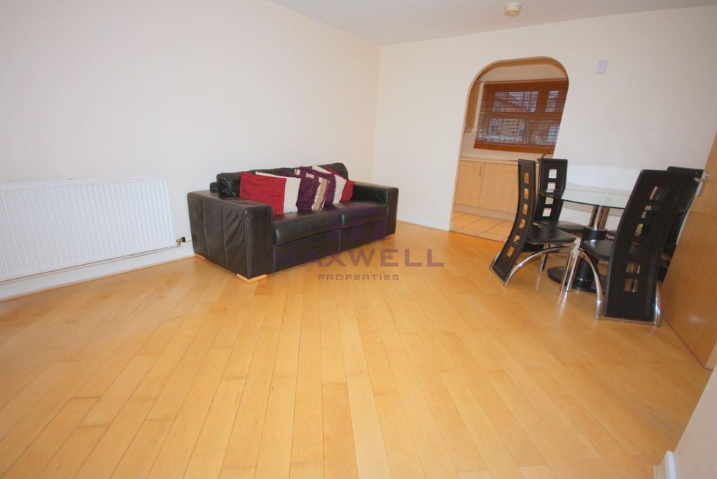 Property photo 3 of 12