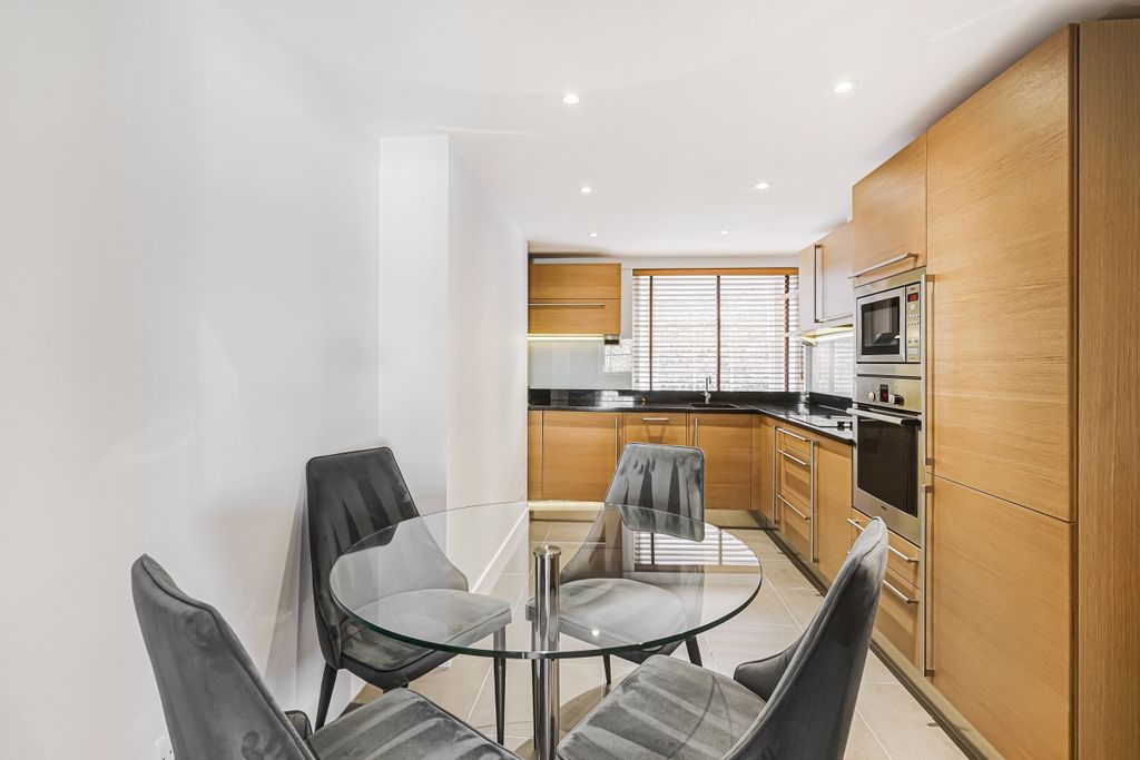 Property photo 2 of 18 Flat 3 203 Kings ...