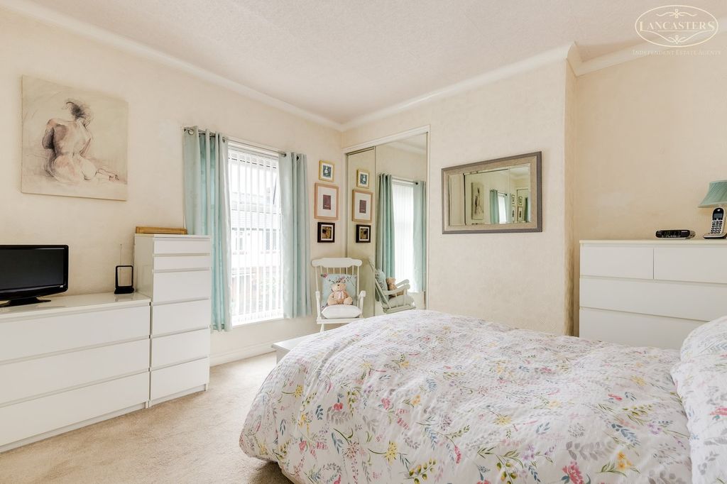 Property photo 3 of 13 Bedroom 1