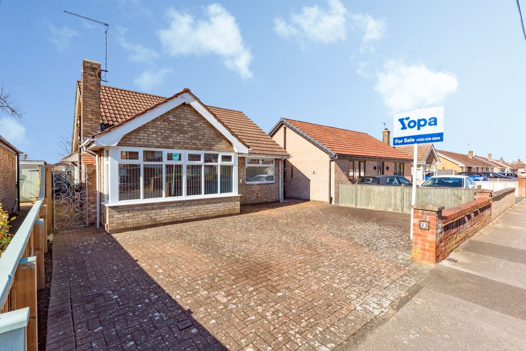 Property photo 1 of 13 33_Macaulay_Drive-25