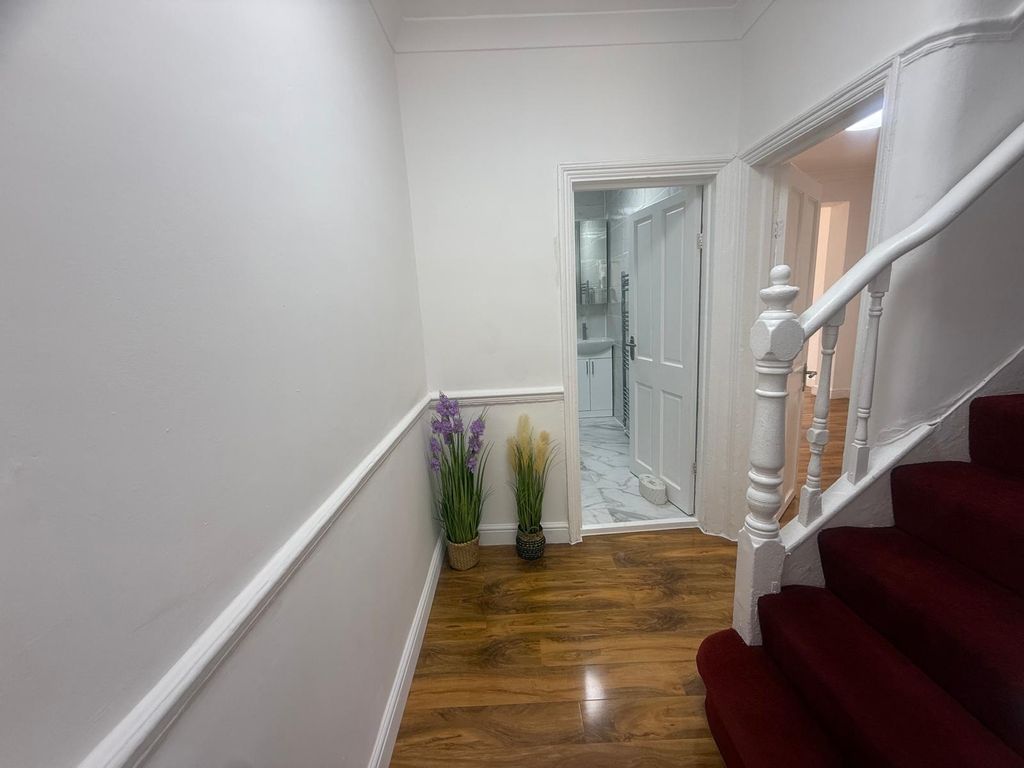 Property photo 3 of 16 Photo 6