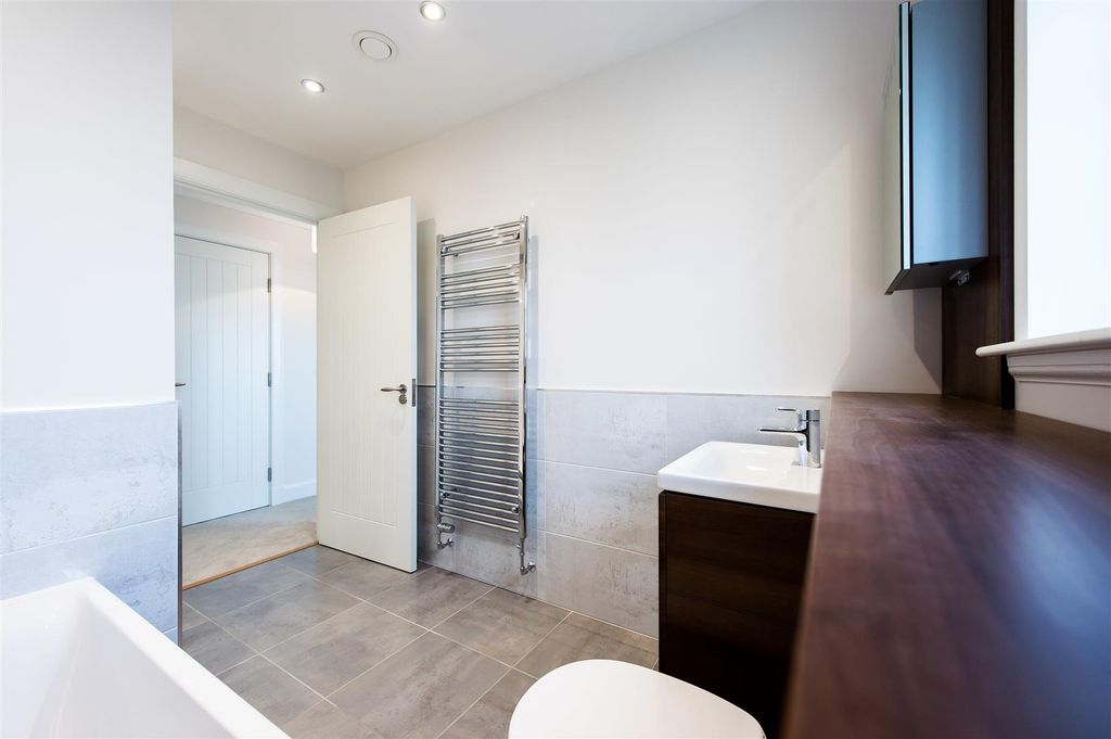 Property photo 3 of 11 Cona 8.Jpg