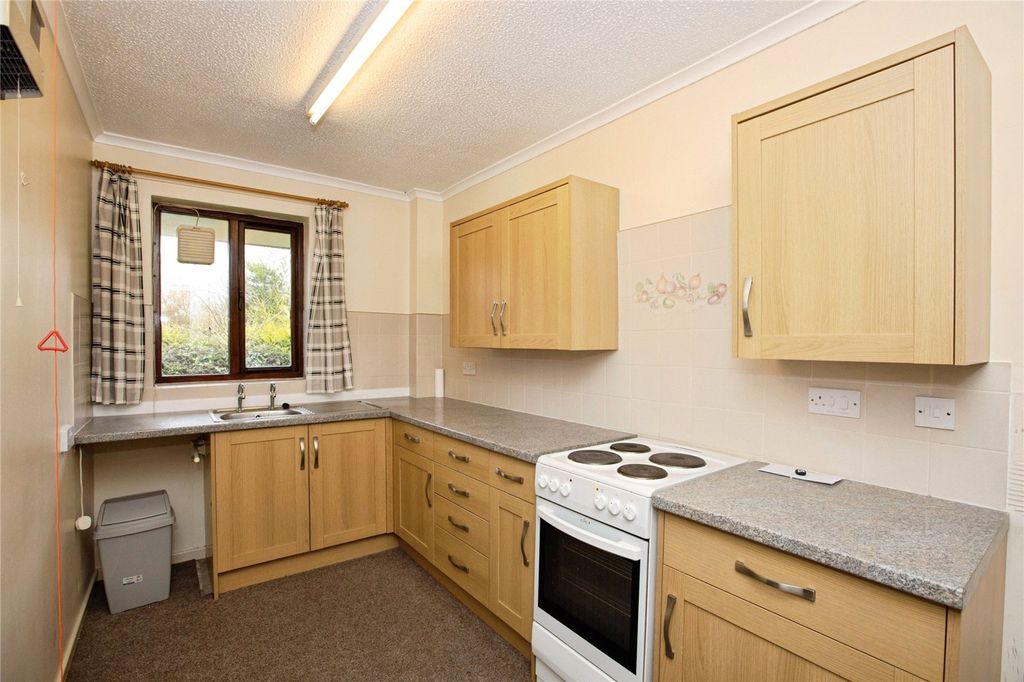 Property photo 3 of 13 Kitchen