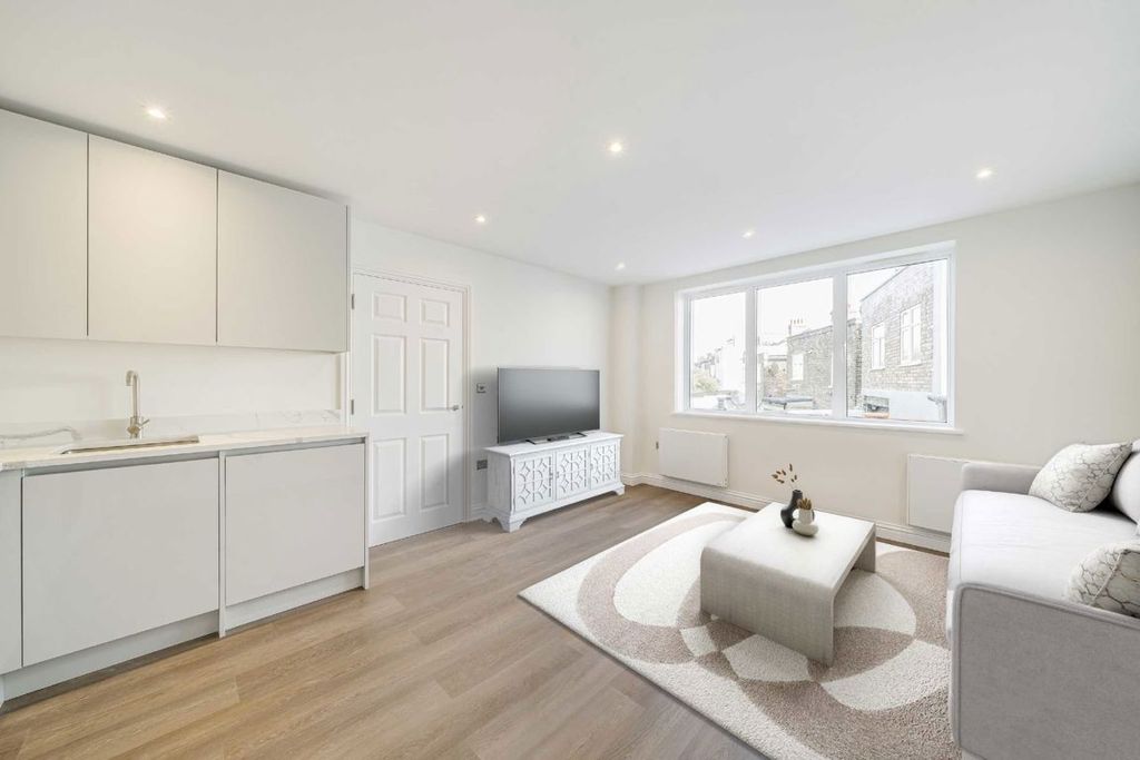 Property photo 2 of 6