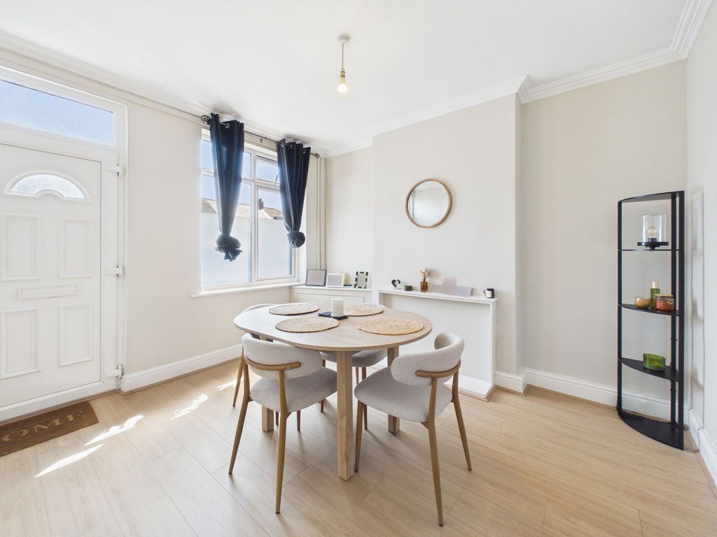 Property photo 3 of 13 Dining Room