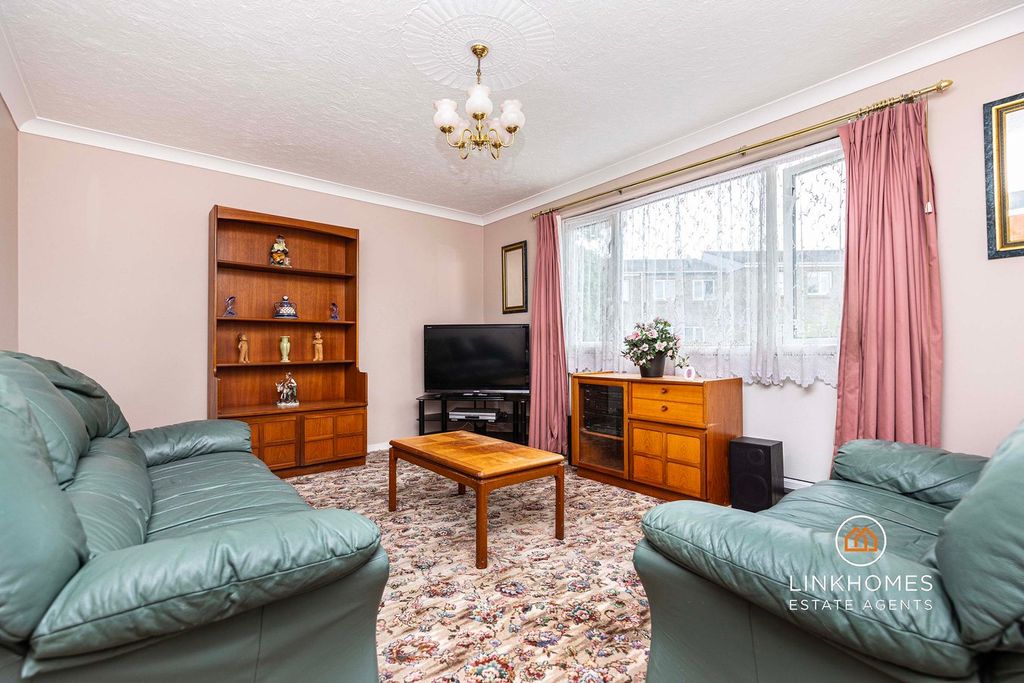 Property photo 3 of 22