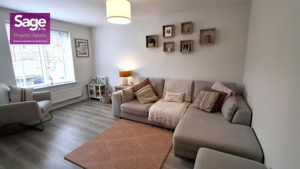 Property photo 2 of 30