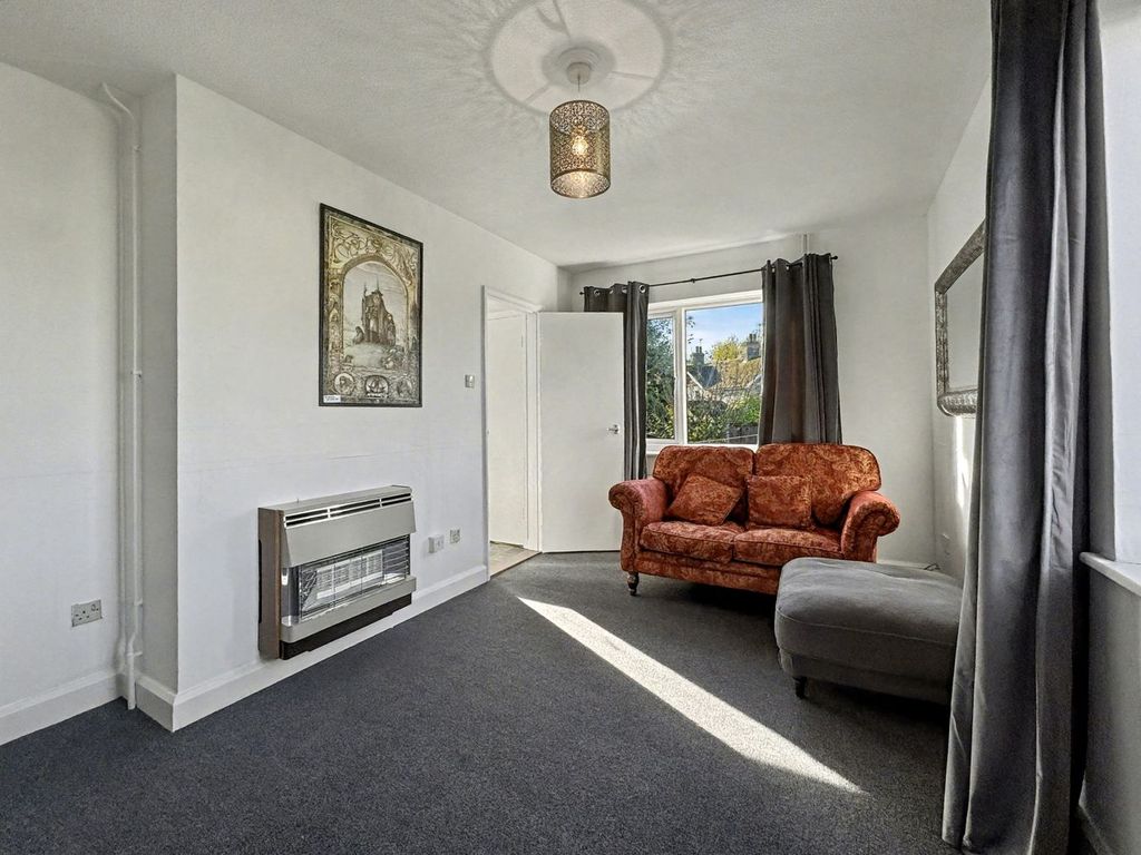 Property photo 2 of 25