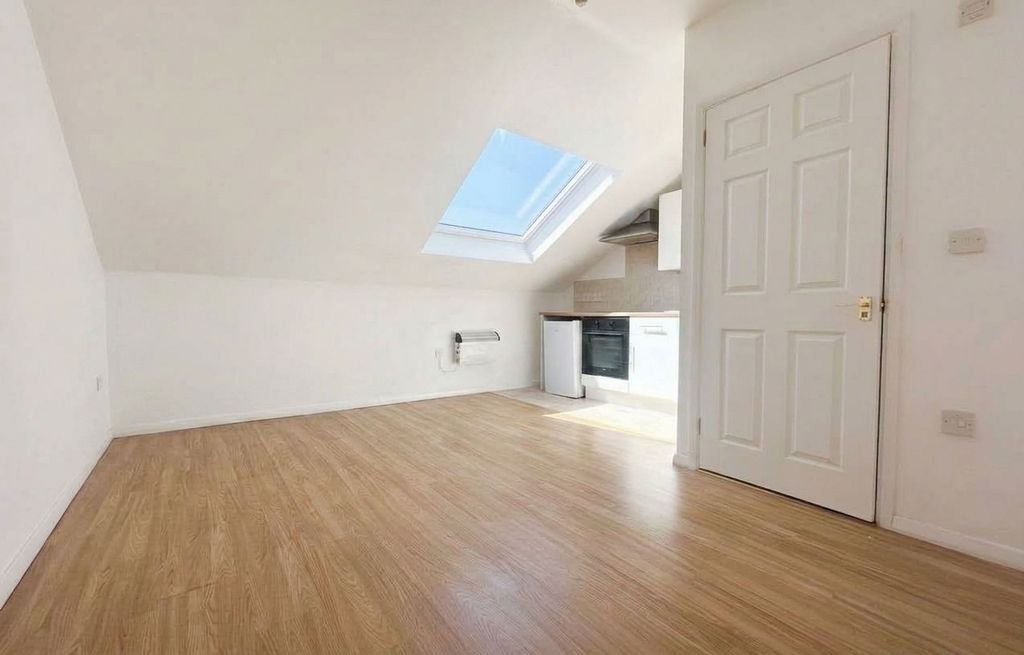 Property photo 3 of 4