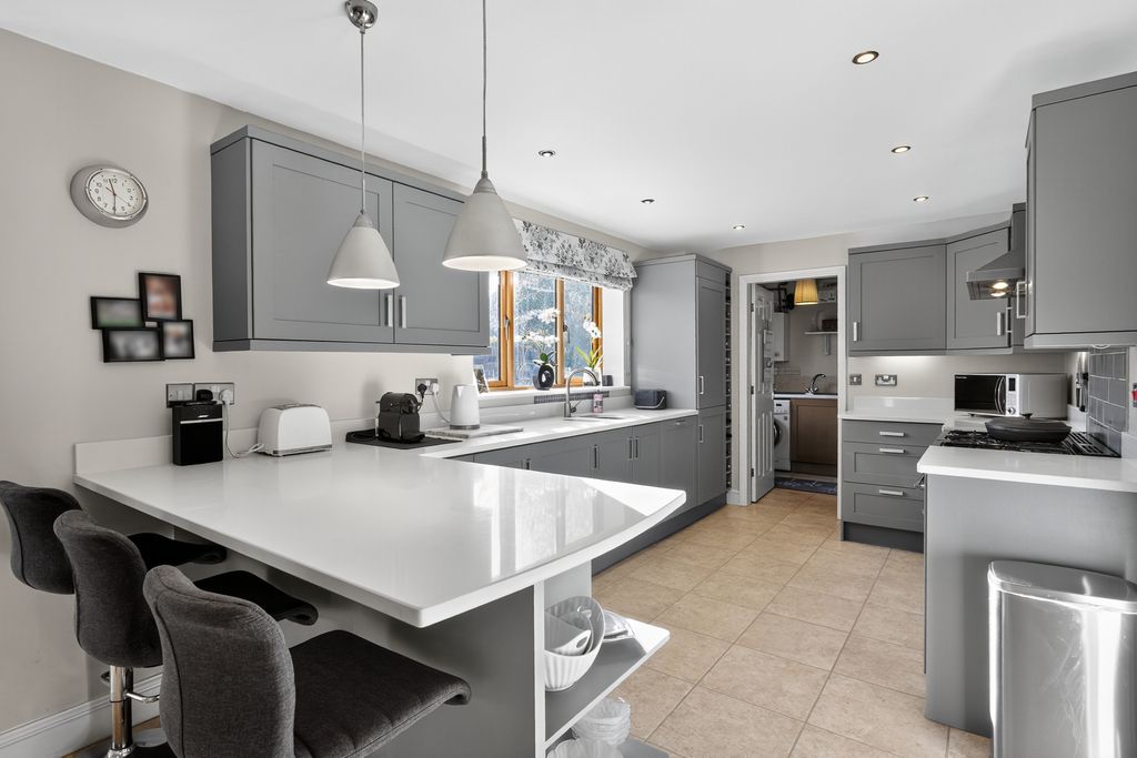 Property photo 2 of 20 Kitchen