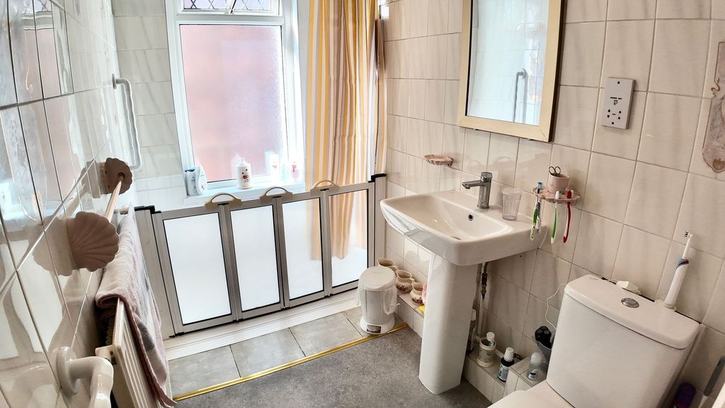 Additional image 5 of 4 bed detached house for saleBlackwood Road, Pontllanfraith NP12