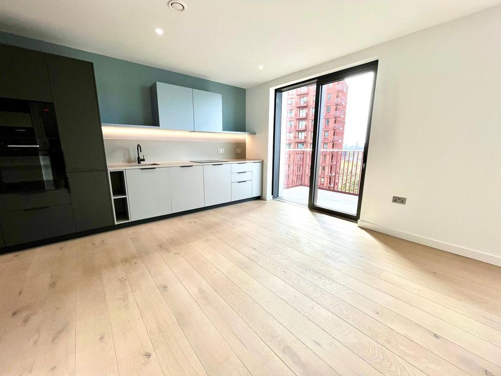 Property photo 1 of 11 Kitchen
