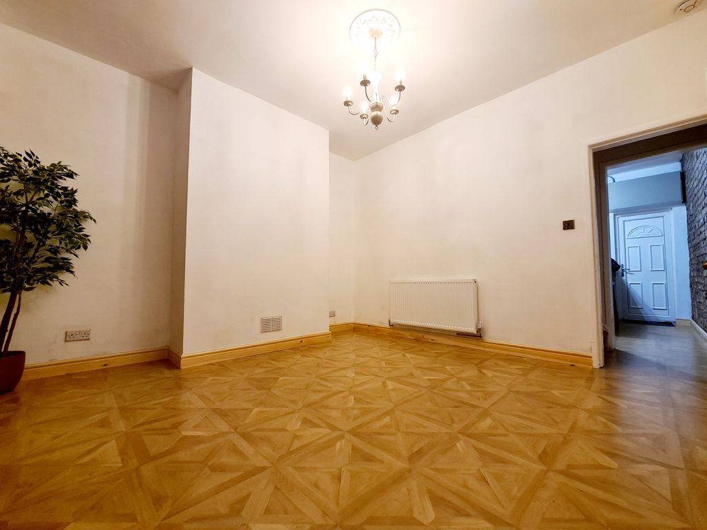 Property photo 3 of 10 Picture 3