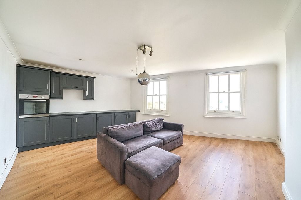 Property photo 3 of 9 Picture No. 29