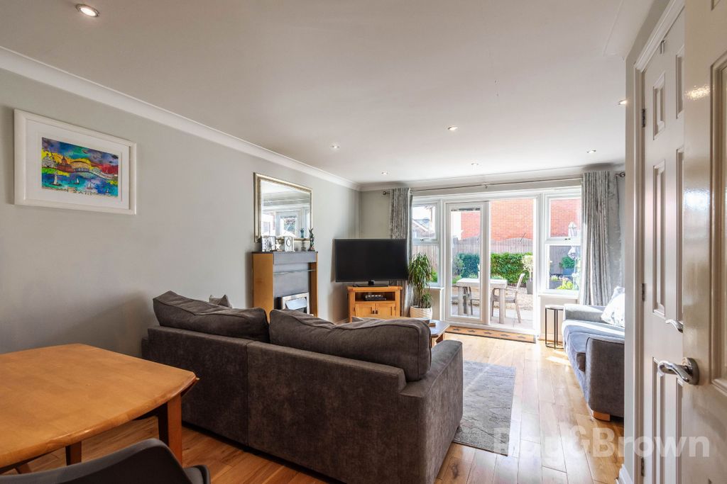 Property photo 2 of 48