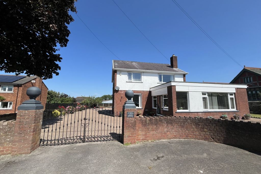 Property photo 1 of 15 Outside