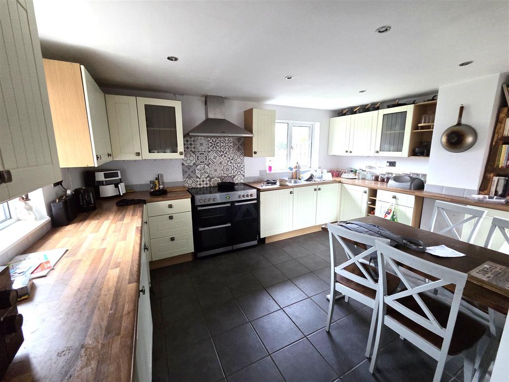 Property photo 3 of 5 20260129_100046.Jpg