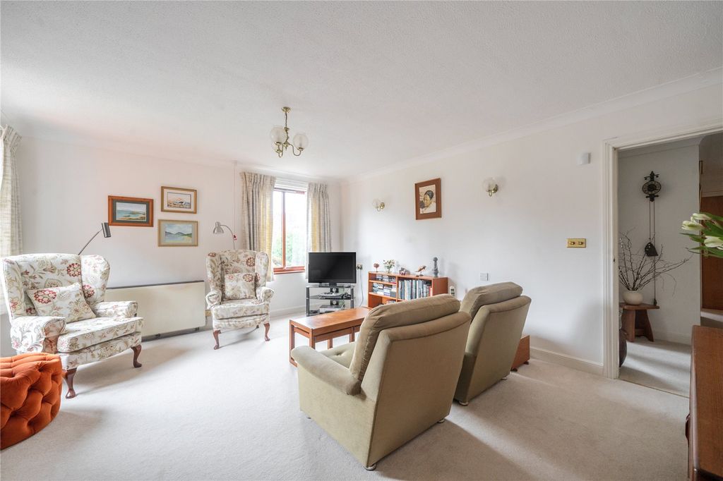 Property photo 2 of 16 Picture No. 12