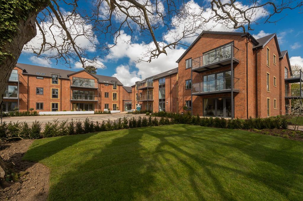 Property photo 1 of 13 Front Exterior