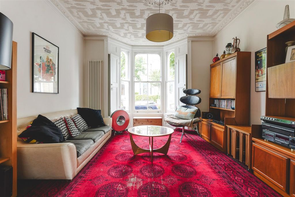 Property photo 2 of 27 Rushmore Road-2.Jpg