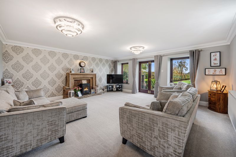 Property photo 2 of 60 Spacious Lounge