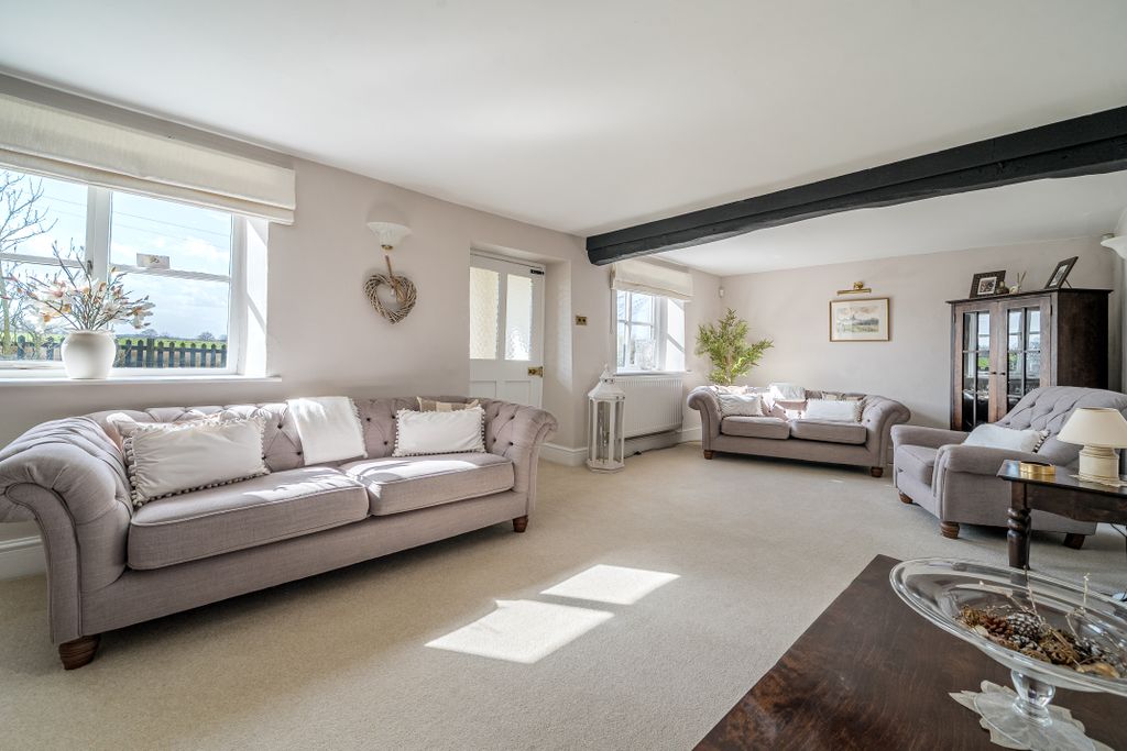 Property photo 3 of 21 Reception