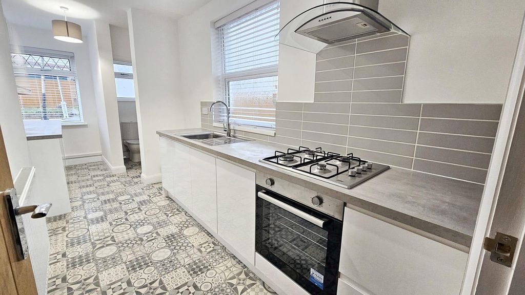 Property photo 1 of 12 Whatsapp Image 2025-11-13 At 15.30.19 (4).Jpeg