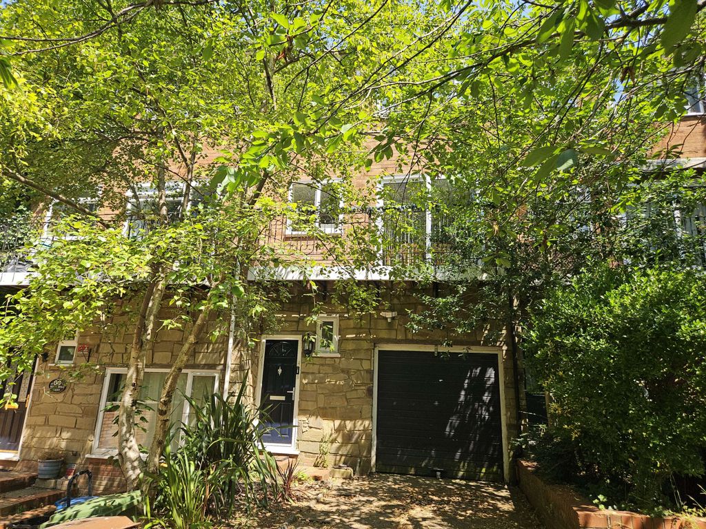 Property photo 1 of 16 Gallery