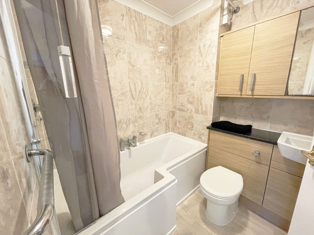 Property photo 3 of 5 Bathroom