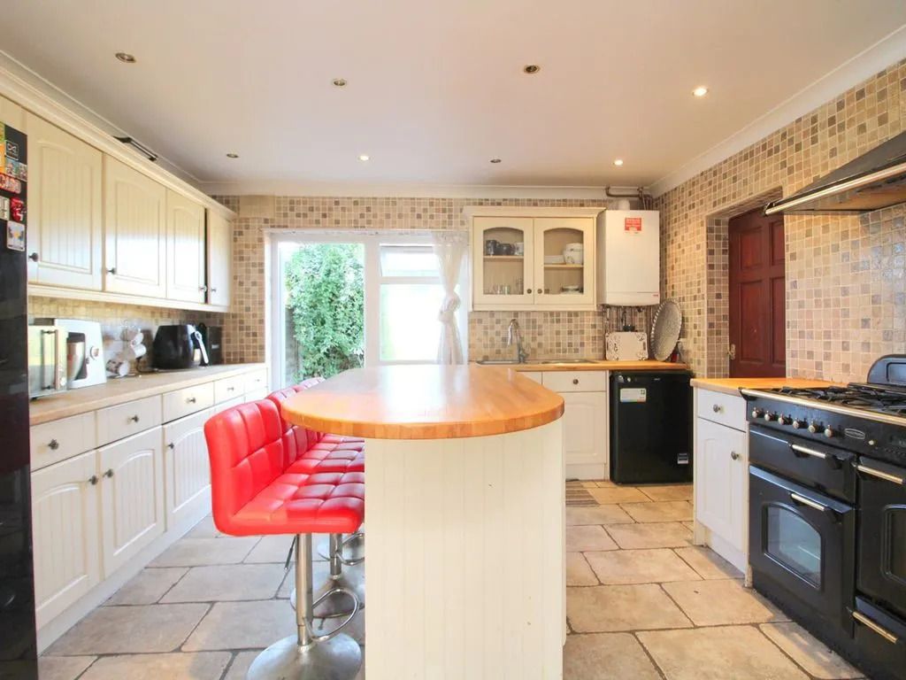 Property photo 2 of 6