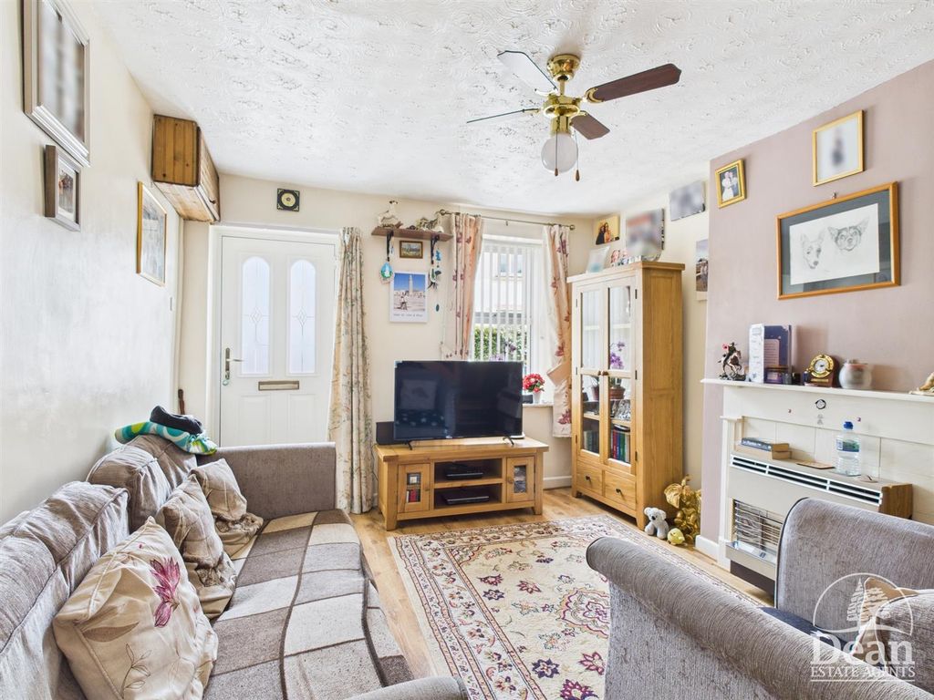 Property photo 2 of 15