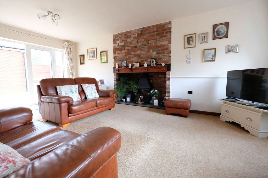 Property photo 3 of 31