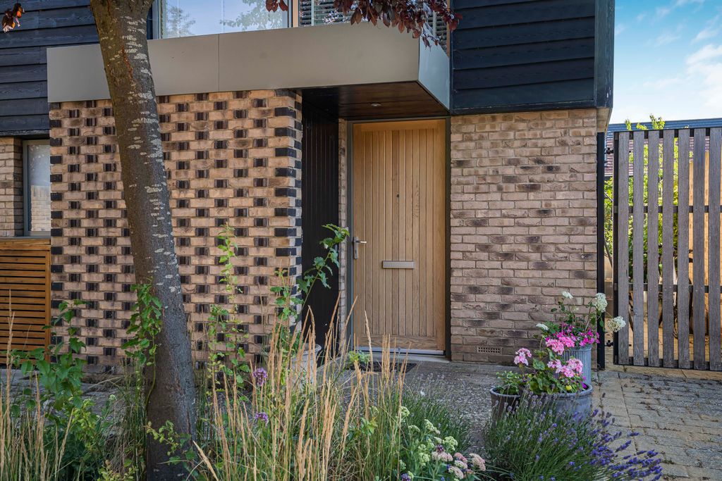Property photo 2 of 20 2257574