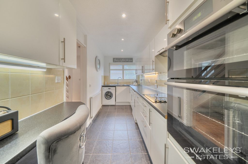 Property photo 2 of 22