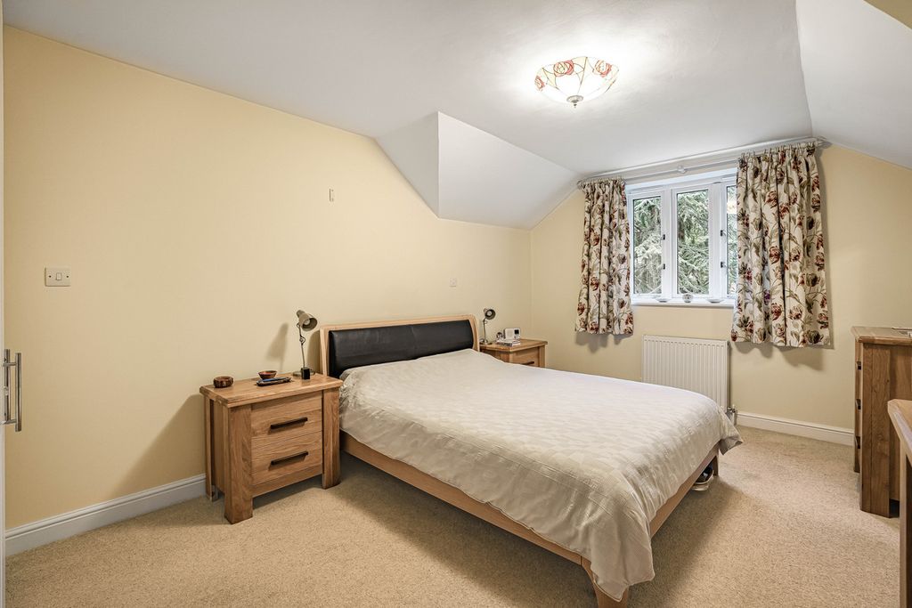 Property photo 3 of 31