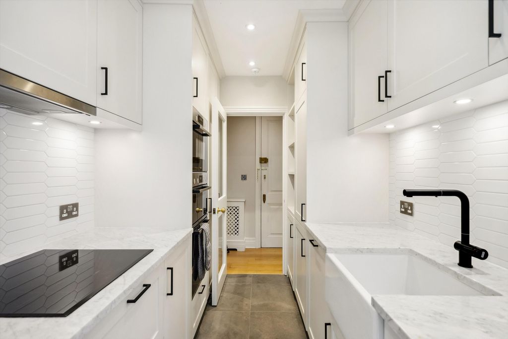 Property photo 3 of 10 Image