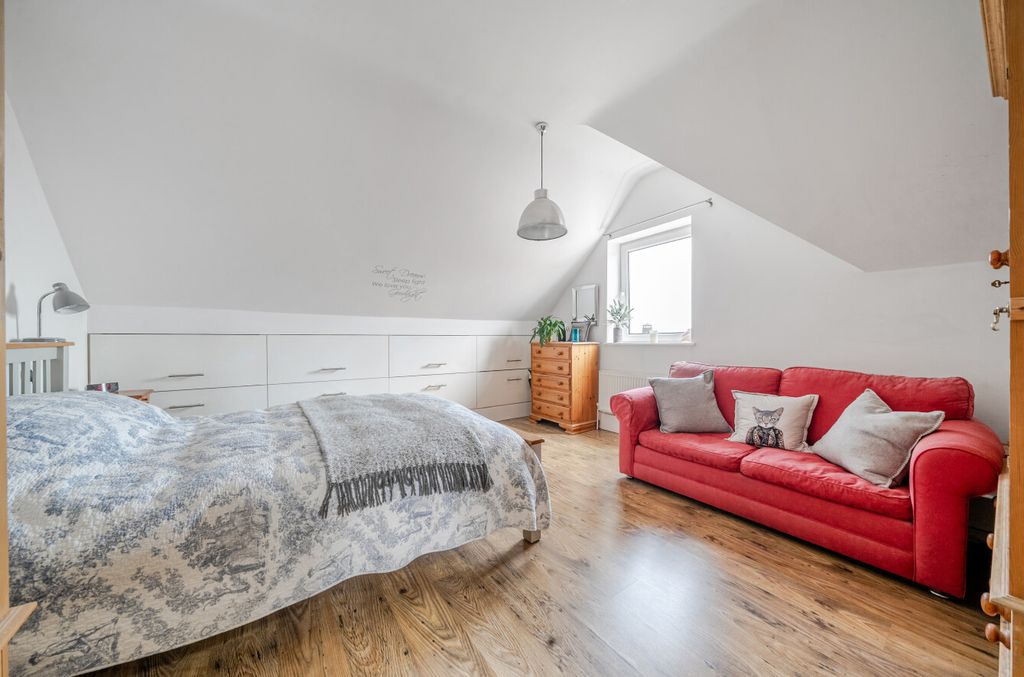 Additional image 8 of 3 bed maisonette for saleLangstone High Street, Havant, Hampshire PO9