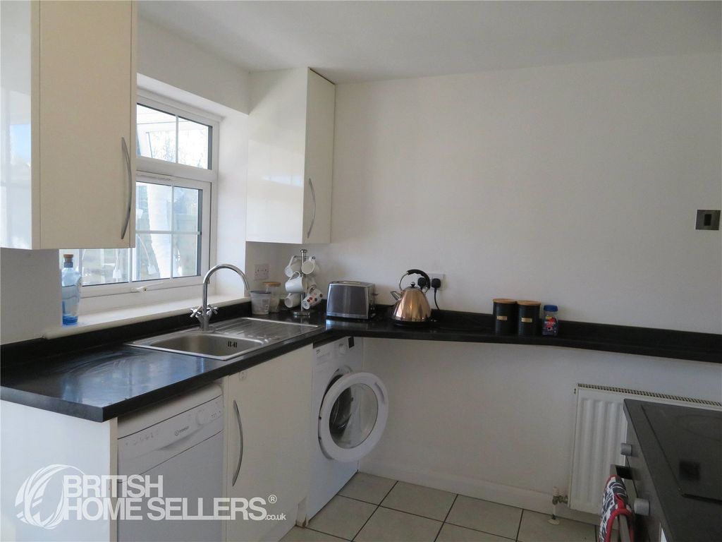 Property photo 2 of 23 Picture No. 16