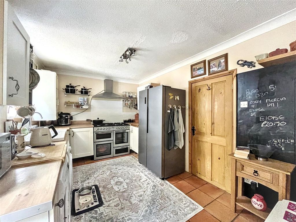 Property photo 2 of 10 Img_8898 (1).Jpg