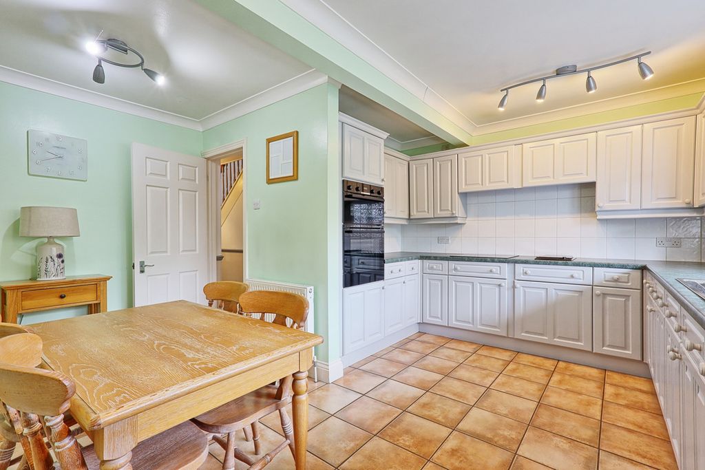 Property photo 3 of 35